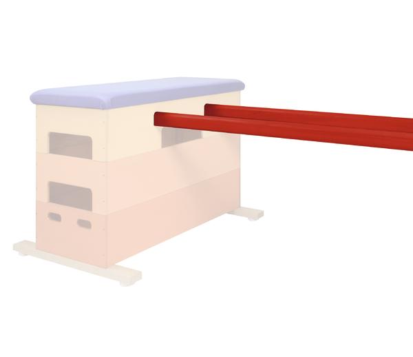 Turnkasten mit rotem Barren und gepolsterter Auflage für Gymnastik und Sportübungen.