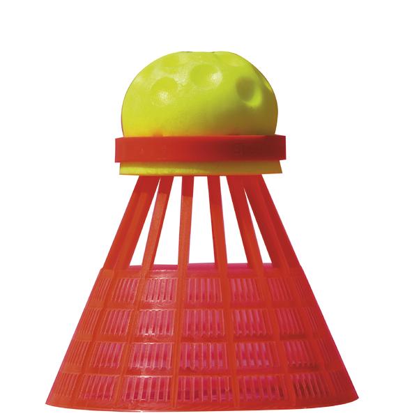 Roter Kunststoff-Badmintonball mit gelbem, gelochtem Kopf auf weißem Hintergrund.