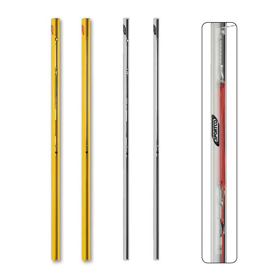 Volleyballnetzpfosten aus Metall mit Befestigungselementen, Vorder- und Rückansicht.