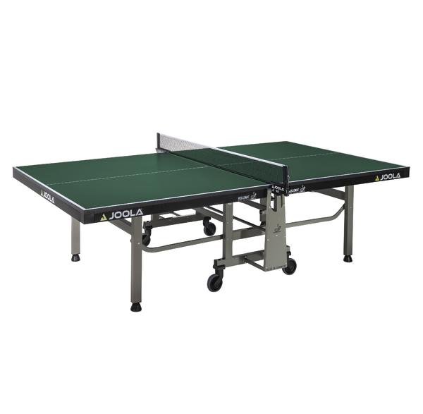 Hochwertiger grüner JOOLA Tischtennistisch mit Netz und Rollen für Indoor-Spiel.