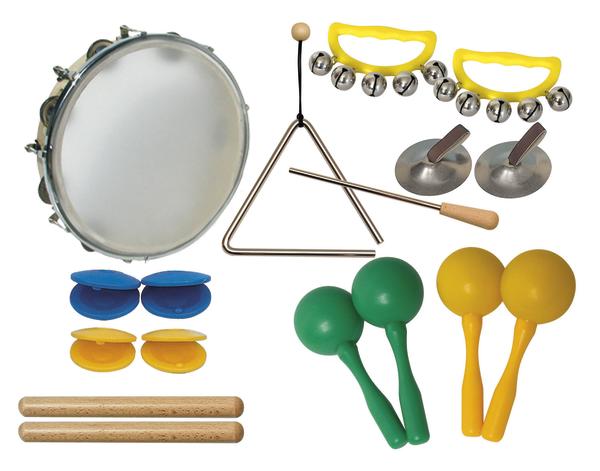 Verschiedene bunte Rhythmusinstrumente wie Tamburin, Triangel, Schellen, Kastagnetten und Maracas auf weißem Hintergrund.