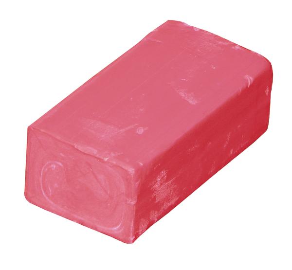 Roter Knetgummi-Block zum Modellieren, rechteckig und glatt, auf weißem Hintergrund.