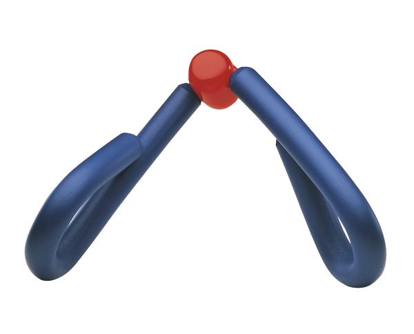 Handtrainer mit blauen Griffen und rotem Gelenk zur Finger- und Handkräftigung.
