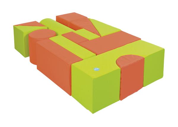 Weiche, bunte Schaumstoffbausteine in Grün und Orange für Kinder zum Spielen und Bauen.