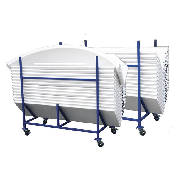 Zwei blaue Transportwagen mit gestapelten weißen Floorballbanden auf weißem Hintergrund.