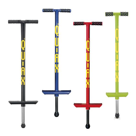 Pogo-Sticks in verschiedenen Farben.
