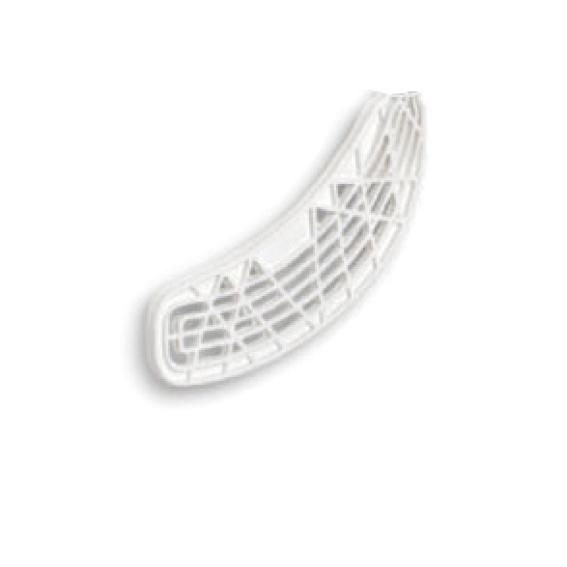 Weißes, gebogenes Kunststoffgitter mit rechteckigen Öffnungen auf weißem Hintergrund.