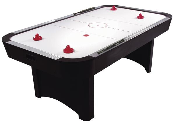 Luft-Hockey-Tisch mit rotem Spielzubehör auf weißem Spielfeld und schwarzem Gestell.