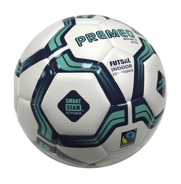 Futsal Hallenfußball mit Smart Seam Naht und Fairtrade-Siegel, weiß mit blau-grünen Akzenten.