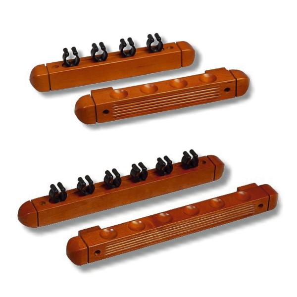 Braune Wandhalterungen mit Haken zur Aufbewahrung von Werkzeugen oder Zubehör.