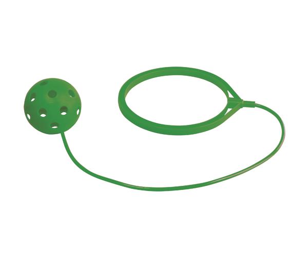 Grüner Wurfball mit Ring für Geschicklichkeitsspiele und Training.