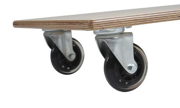 Rollbrett mit schwarzen Lenkrollen und Holzplatte, ideal für Transport und Lagerung.