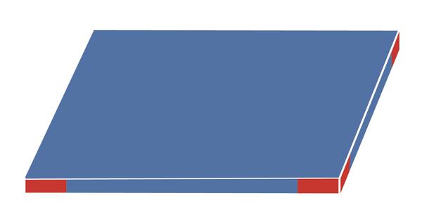 Blaue Leichtturnmatte mit roten Ecken, flach liegend.