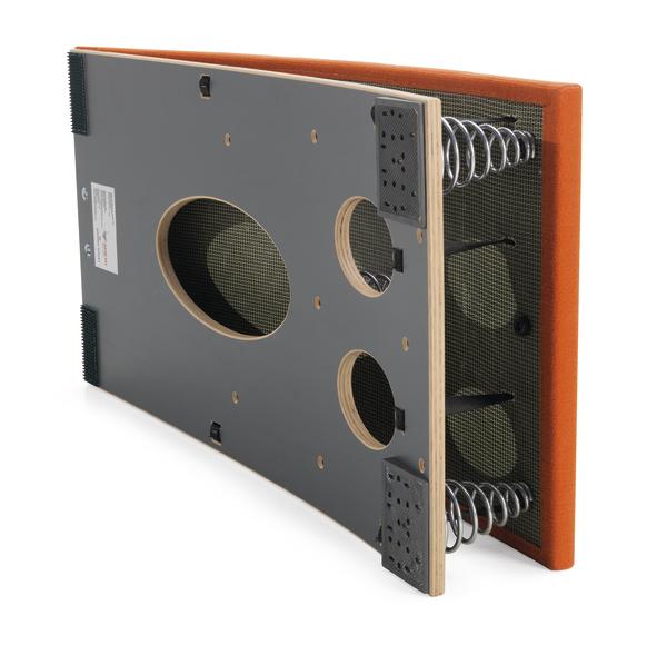 Seitenansicht von Sprungbrett mit rotem Filzbezug und Sprungfedern.