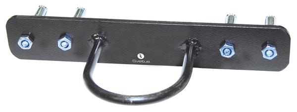 Schwarze Metallhalterung mit U-förmigem Griff und vier Schrauben für Befestigung.