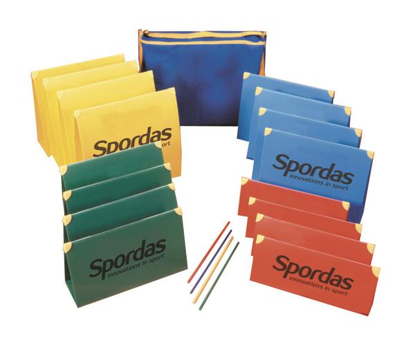 Bunte Sport-Markierungstaschen und Stäbe für Trainingsübungen, Marke Spordas.