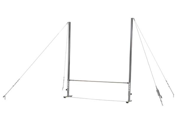 Rugby-Tor mit zwei Pfosten und Querlatte, freistehend auf weißem Hintergrund.