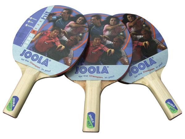 Drei JOOLA Tischtennisschläger mit buntem Spieler-Motiv und Holzgriff.
