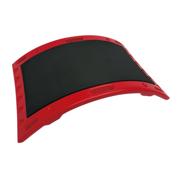 Roter Stepper aus Kunststoff mit einer schwarzen Gummi-Anti-Rutsch-Matte vor weißem Hintergrund.