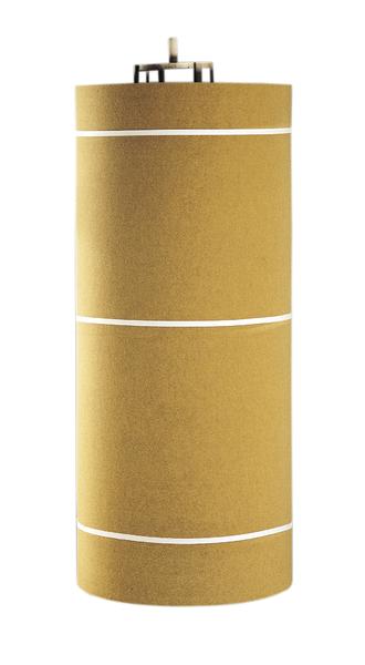 Zylindrischer Luftfilter mit braunem Filtermaterial und Metallanschluss oben.