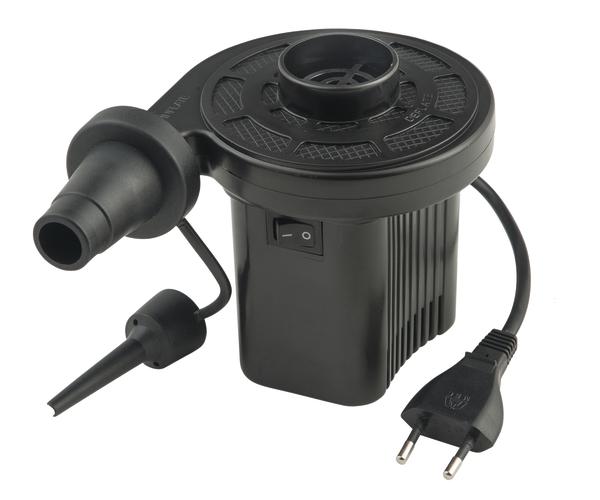 Elektrische Luftpumpe mit zwei Aufsatzdüsen und Euro-Stecker für schnelles Aufblasen.