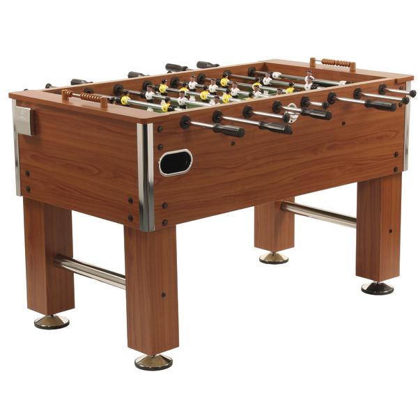 Tischkicker in Holzdekor mit Spielfeld, Spielfiguren und stabilen Standbeinen.