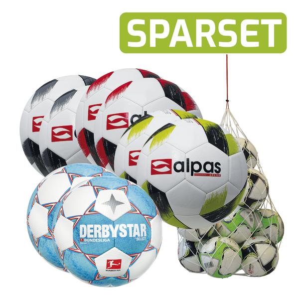 Sparset mit mehreren Alpas und Derbystar Fußballbällen im Netz, ideal für Training und Spiele.