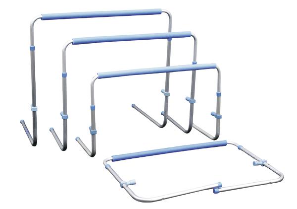 Verstellbare Trainingshürden aus Metall mit blauen Polstern für Sport und Fitnessübungen.