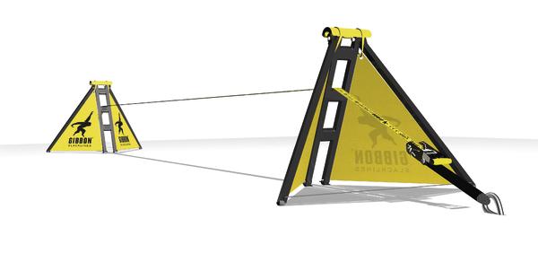 Gelbes Slackline-Set mit Spannvorrichtung und Gibbon-Logo auf weißem Hintergrund.
