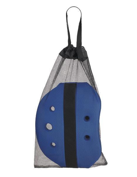 Blaues Schwimmbrett mit Griffen in schwarzem Netzbeutel zum Tragen.