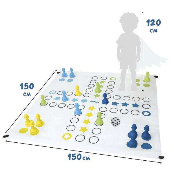 Große Spielmatte mit Spielfiguren und Würfel sowie Maßangaben 150 × 150 cm neben Kindersilhouette zum Größenvergleich.