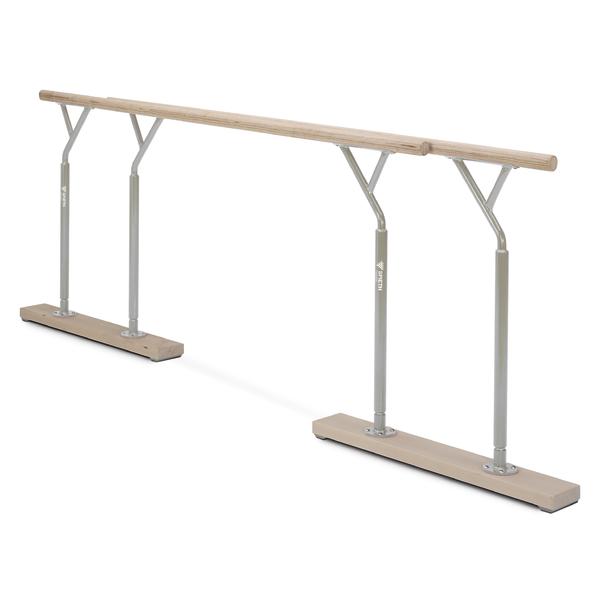 Barrenstange aus Holz mit Metallgestell, ideal für Gymnastik und Balanceübungen.