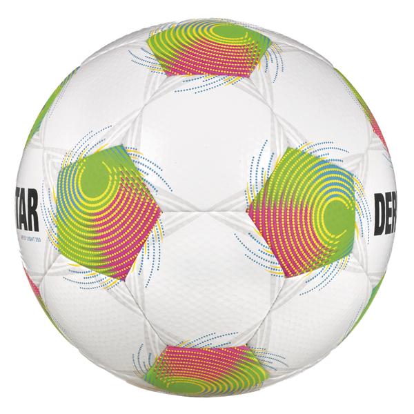 Weißer Fußball mit bunten grafischen Mustern in Grün und Pink seitliche Ballansicht