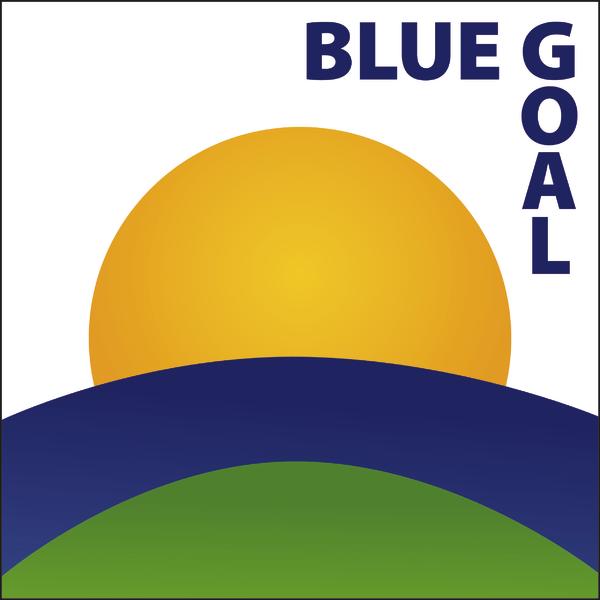 Logo mit stilisierter Sonne über blauem und grünem Hügel, Text "BLUE GOAL" rechts oben.