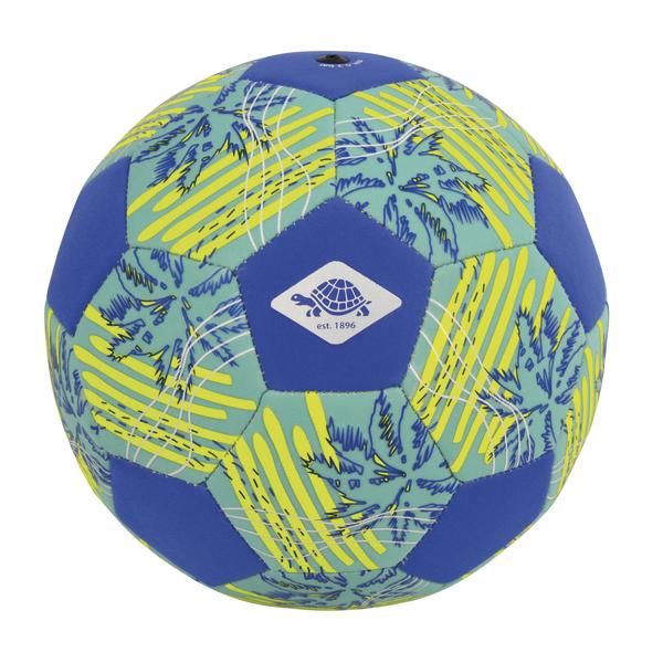 Bunter Ball mit grün-blauem Blättermuster und Schildkröt Logo.