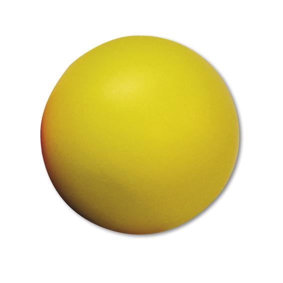 Gelber Tischtennisball auf weißem Hintergrund, rund und glatt.