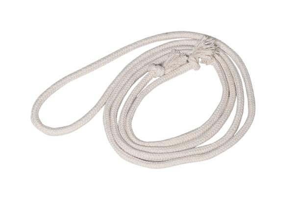Weißes, geflochtenes Seil mit Schlaufe, isoliert auf weißem Hintergrund.