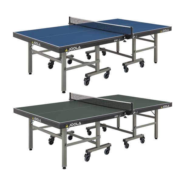Blaue und grüne JOOLA Tischtennisplatte mit Netz und Rollen für Indoor- und Outdoor-Spiel.