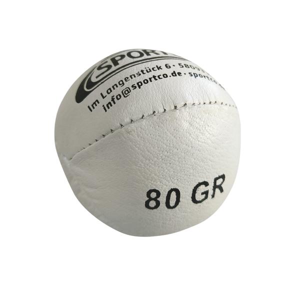 Weißer Sportco-Lederball mit der Aufschrift "80 GR" vor weißem Hintergrund.