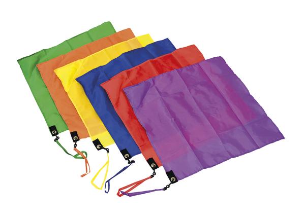 Mehrfarbige Rhythm Flags aus Nylon, ideal für Sport und Spiele, in Regenbogenfarben.