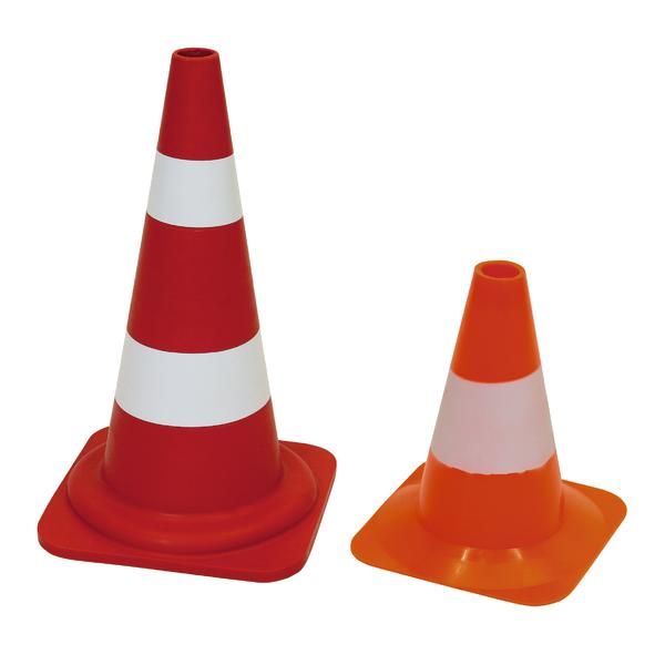 Zwei Verkehrskegel in verschiedenen Größen, rot-orange mit weißen Reflexstreifen, auf weißem Hintergrund.