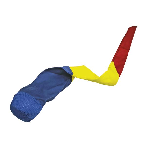 Schweifball in Blau, Gelb und Rot vor weißem Hintergrund.