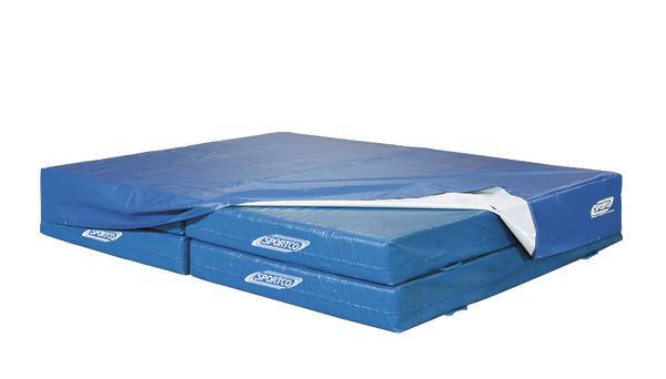 Blaue Sport-Thieme Weichbodenmatte mit abnehmbarem Bezug für Turn- und Gymnastikübungen.