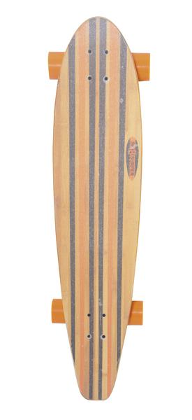 Longboard mit Holzdecke und orangefarbenen Rollen, seitliche Ansicht von oben.