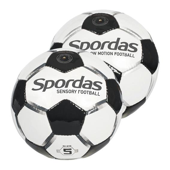 Zwei schwarze und weiße Spordas Fußballbälle der Größe 5, Sensory und Slow Motion Modelle.