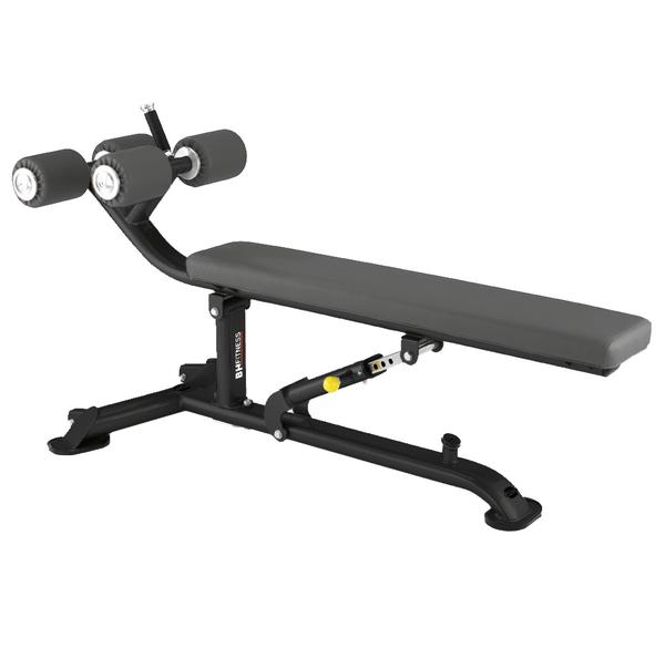 Schwarze verstellbare Fitnessbank mit Polsterung und Beinrollen für Krafttraining.
