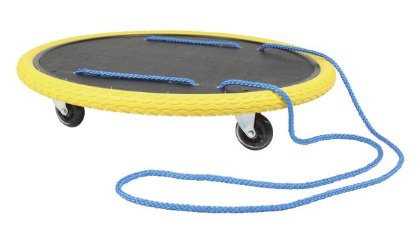 Gelbes Rollbrett mit schwarzer Oberfläche und blauem Zugseil für Kinder zum Spielen.