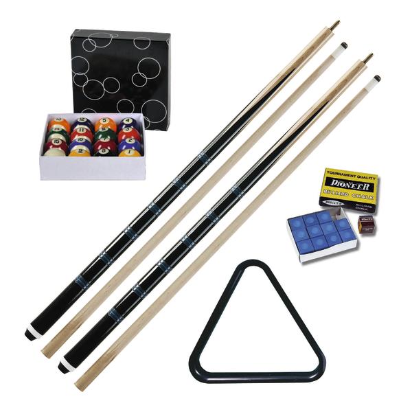 Komplettes Billard-Set mit Queues, Kugeln, Dreieck und Kreide für Poolbillard.