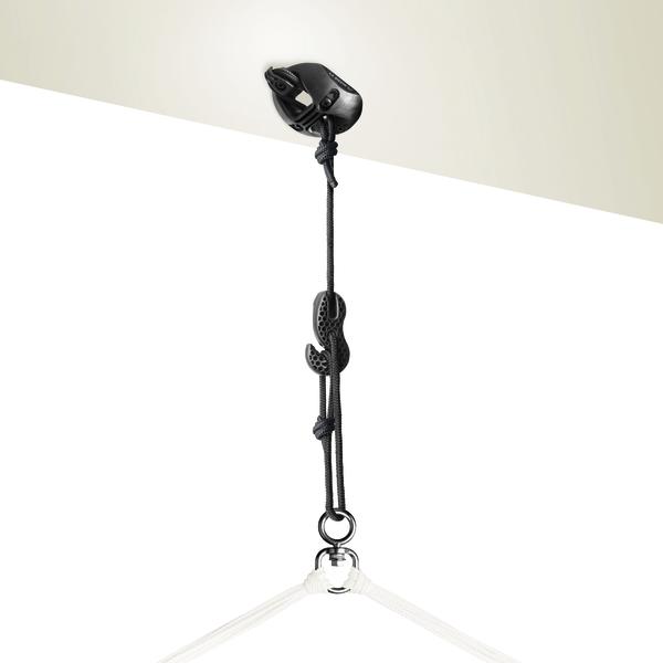 Schwarzes Seilspannsystem mit Klemme zur Befestigung an der Decke für Hängematten.