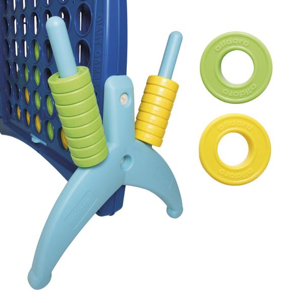 Detailansicht des Standfußes eines Vier-gewinnt-Spiels mit aufgesteckten grünen und gelben Spielscheiben.